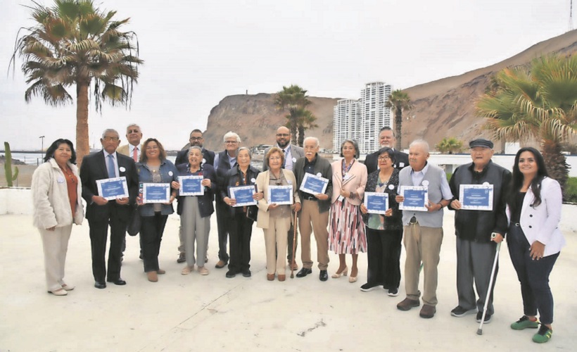 407 profesores de Arica reciben primera cuota del pago de la deuda histórica