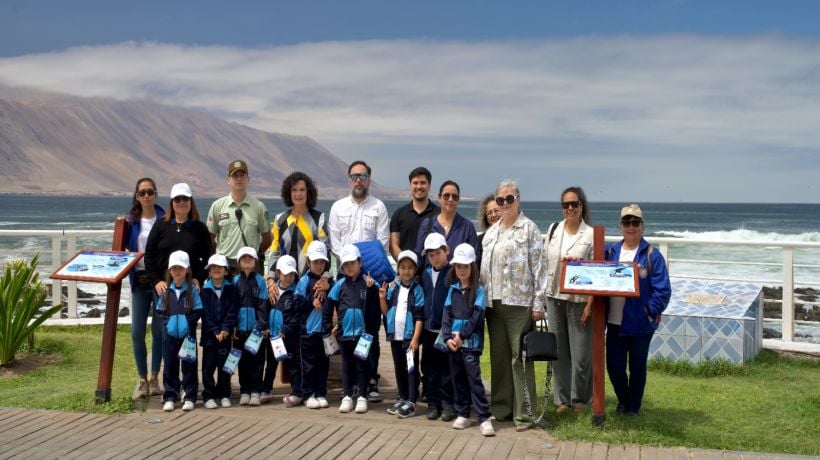 Inauguran 12 paneles educativos para proteger a las aves marinas en el borde costero de Iquique Inauguran 12 paneles educativos para proteger a las aves marinas en el borde costero de Iquique