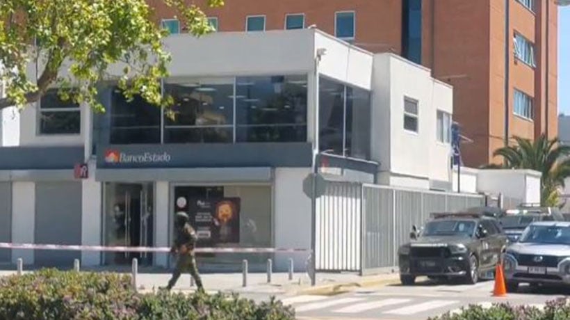 [VIDEO] Descartan riesgo tras hallazgo de bolso abandonado en banco de Viña: tenía ropa de cama
