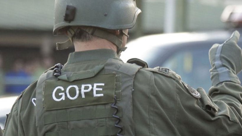 Maletín provocó evacuación de oficinas del Serviu por operativo de GOPE en Valparaíso: estaba vacío Maletín provocó evacuación de oficinas del Serviu por operativo de GOPE en Valparaíso: estaba vacío
