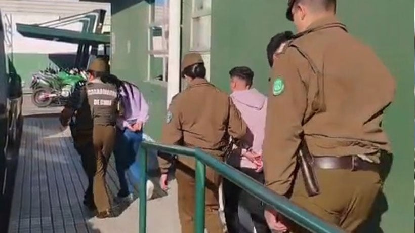 Tres hombres y una mujer son detenidos por receptación en Concón: se recuperó una camioneta Tres hombres y una mujer son detenidos por receptación en Concón: se recuperó una camioneta