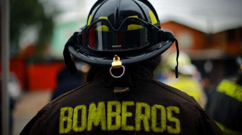 Entregan espuma sintética a Bomberos para el combate de incendios en Osorno Entregan espuma sintética a Bomberos para el combate de incendios en Osorno