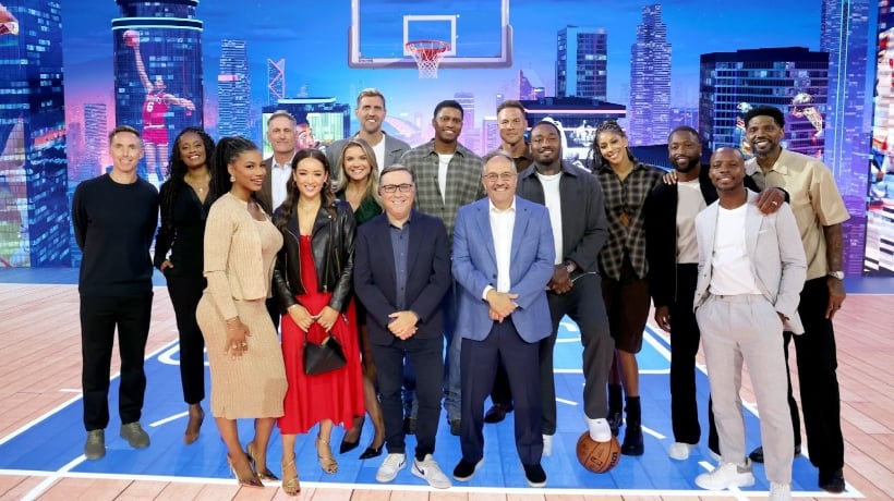 Prime Video presentó su innovador estudio NBA con leyendas del baloncesto y tecnología LED de última generación Prime Video presentó su innovador estudio NBA con leyendas del baloncesto y tecnología LED de última generación