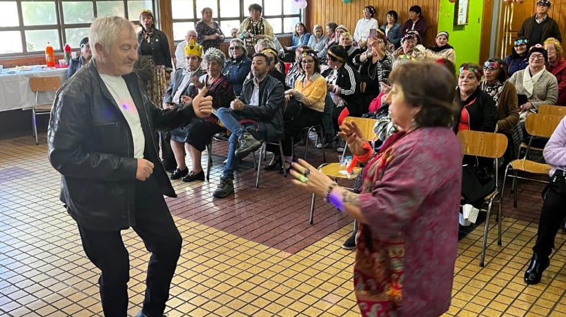 Personas mayores de Alerce celebraron su mes con un "Malón Ochentero" Personas mayores de Alerce celebraron su mes con un "Malón Ochentero"