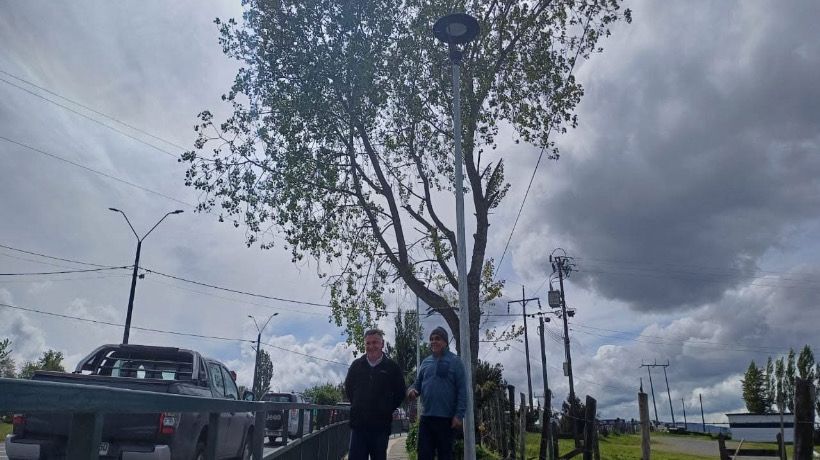Inauguran proyecto de mejoramiento en iluminación de la rotonda Huitauque en Chonchi Inauguran proyecto de mejoramiento en iluminación de la rotonda Huitauque en Chonchi
