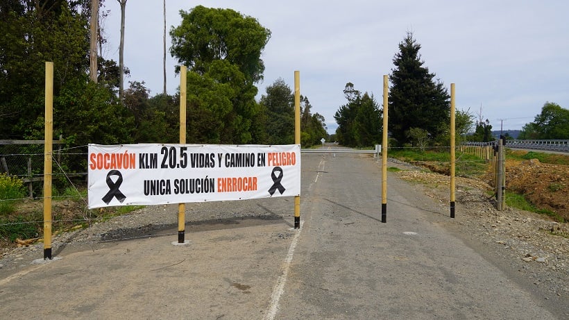 Corte Suprema ordena al MOP avanzar en enrocamiento de socavón en Pitrufquén Corte Suprema ordena al MOP avanzar en enrocamiento de socavón en Pitrufquén