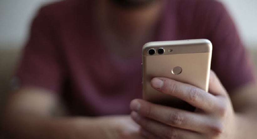 UCN recuperará litio y cobalto presente en celulares, tablets y baterías de notebooks en desuso UCN recuperará litio y cobalto presente en celulares, tablets y baterías de notebooks en desuso