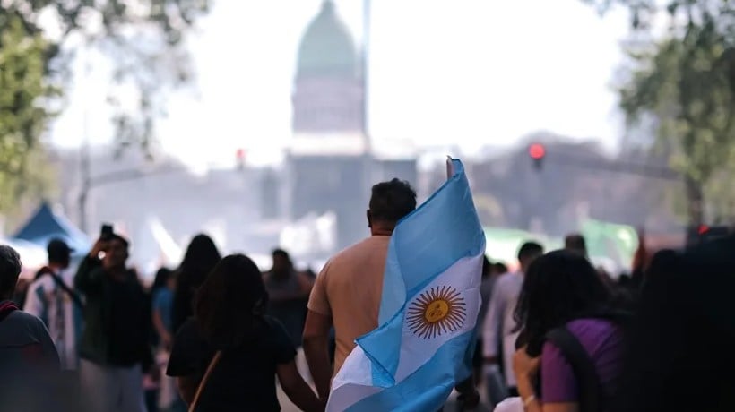 Abren los centros de votación en Argentina para las elecciones legislativas Abren los centros de votación en Argentina para las elecciones legislativas