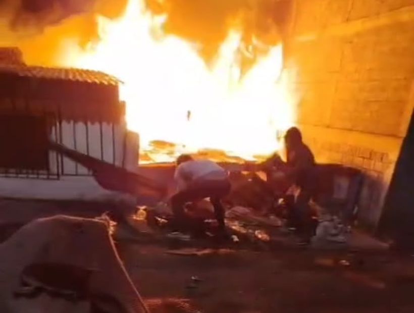 [VIDEO] Incendio destruyó cuatro casas en sector Jorge Inostrosa en Iquique: un lesionado