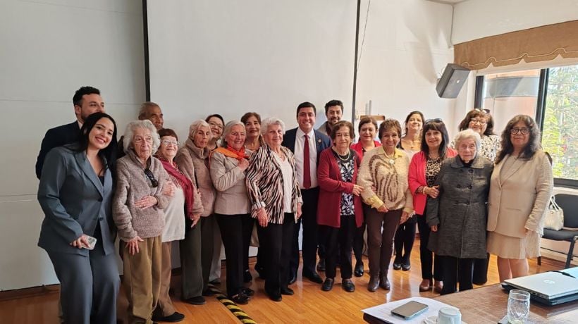 496 profesores de Antofagasta reciben la primera cuota de la deuda histórica docente 496 profesores de Antofagasta reciben la primera cuota de la deuda histórica docente