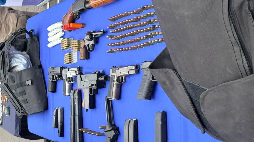 Desarticulan banda dedicada al robo de vehículos que operaba en la Región Metropolitana, Valparaíso y Tarapacá: ocho detenidos Desarticulan banda dedicada al robo de vehículos que operaba en la Región Metropolitana, Valparaíso y Tarapacá: ocho detenidos