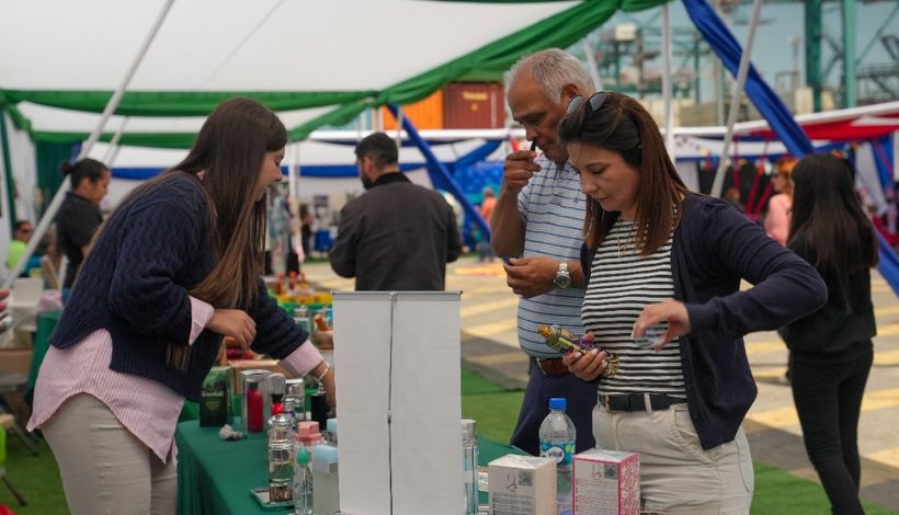 Emprendedores y familias dieron vida a la tercera feria de beneficios de DP World San Antonio Emprendedores y familias dieron vida a la tercera feria de beneficios de DP World San Antonio