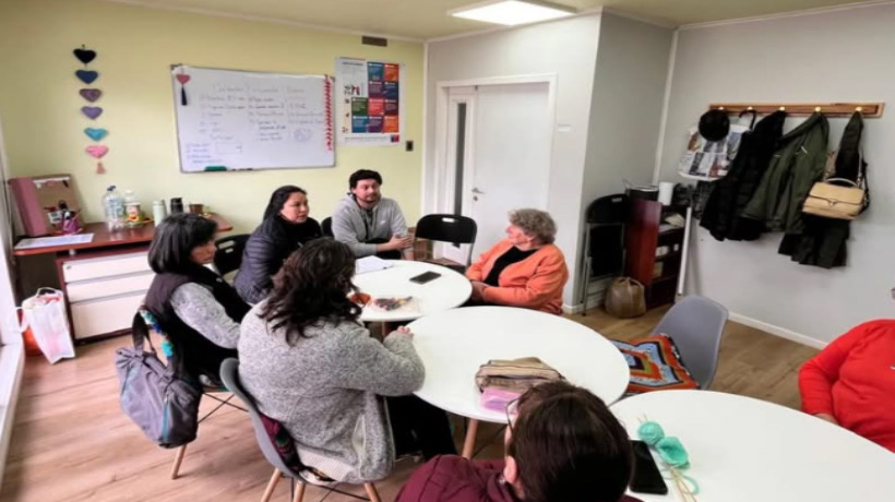 Chonchi impulsa la autonomía de personas mayores con taller de prestaciones sociales Chonchi impulsa la autonomía de personas mayores con taller de prestaciones sociales