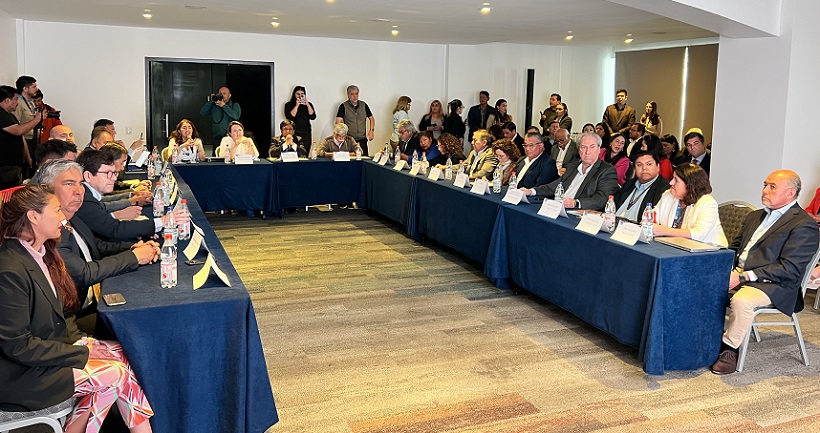 EMRA impulsa plan de proyectos por $90 mil millones en Región de Antofagasta: Entregan avances de alianza de Gobierno Regional y mineras EMRA impulsa plan de proyectos por $90 mil millones en Región de Antofagasta: Entregan avances de alianza de Gobierno Regional y mineras