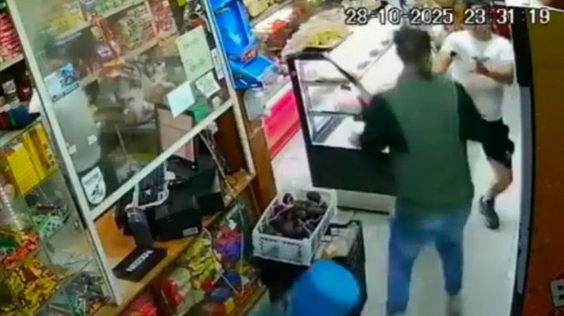 Violento ataque con arma blanca en panadería de Chonchi deja a una persona herida Violento ataque con arma blanca en panadería de Chonchi deja a una persona herida