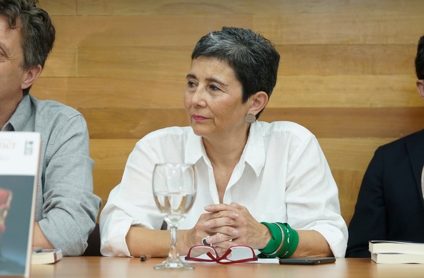 Rossana Dresdner de visita en Librería Río de Letras para hablar de su obra Rossana Dresdner de visita en Librería Río de Letras para hablar de su obra