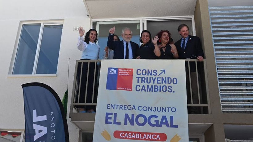 Montes entrega 192 viviendas en Casablanca y celebra cumplimiento del Plan de Emergencia Habitacional Montes entrega 192 viviendas en Casablanca y celebra cumplimiento del Plan de Emergencia Habitacional