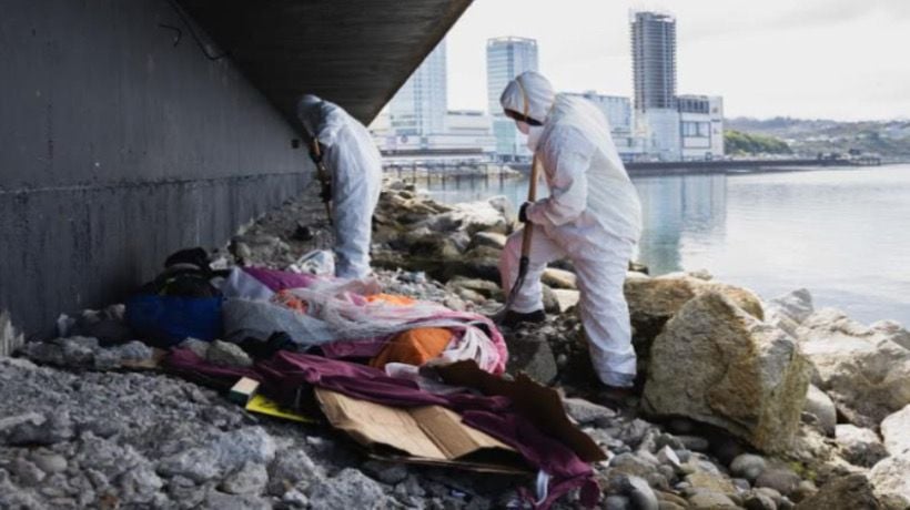 Municipio de Puerto Montt retira dos rucos en la costanera y refuerza la seguridad en la zona Municipio de Puerto Montt retira dos rucos en la costanera y refuerza la seguridad en la zona