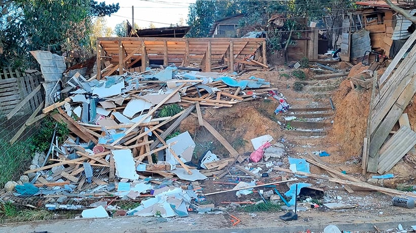 Desalojo de toma en Placilla de Peñuelas ha dejado a dos personas detenidas Desalojo de toma en Placilla de Peñuelas ha dejado a dos personas detenidas