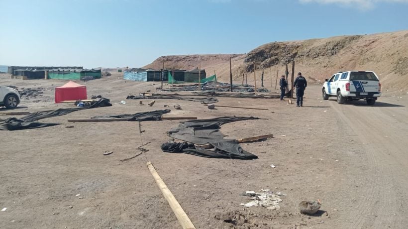 Policía Marítima desarma loteo ilegal en sector de Palo Buque en Iquique: ofrecían los terrenos en la redes sociales Policía Marítima desarma loteo ilegal en sector de Palo Buque en Iquique: ofrecían los terrenos en la redes sociales