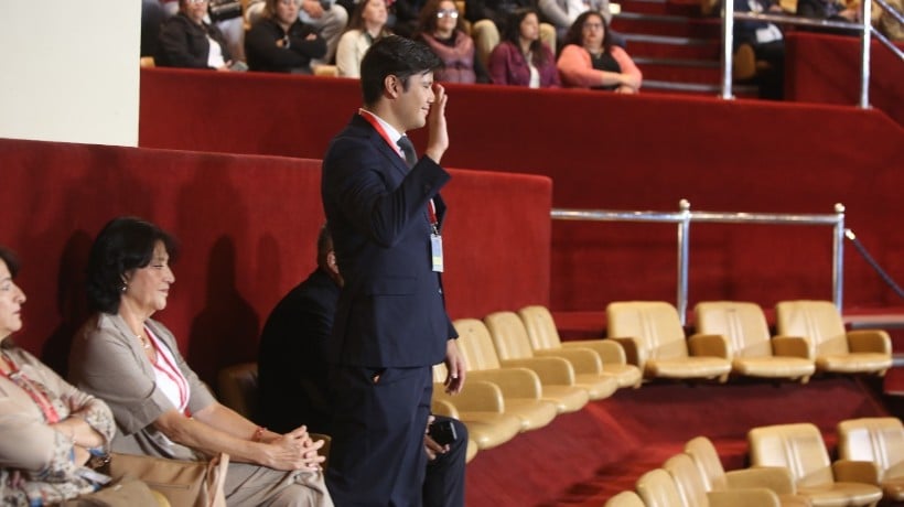 Cámara de Diputados distingue al nadador antofagastino, Sebastián González, por su trayectoria en el deporte nacional Cámara de Diputados distingue al nadador antofagastino, Sebastián González, por su trayectoria en el deporte nacional