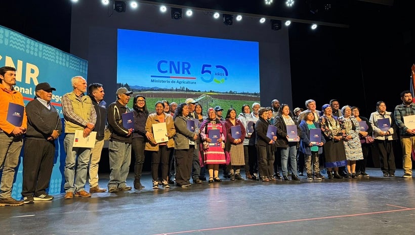 Agricultores de Loncoche reciben bonos de riego para fortalecer su producción local Agricultores de Loncoche reciben bonos de riego para fortalecer su producción local