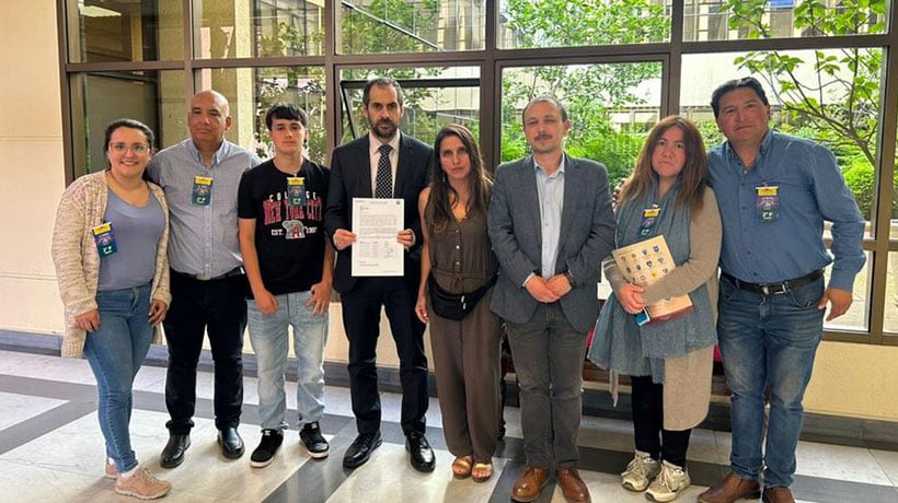 Escuela de Placilla acude al Congreso y solicita a Grau acceso a agua potable: “Es muy necesario” Escuela de Placilla acude al Congreso y solicita a Grau acceso a agua potable: “Es muy necesario”