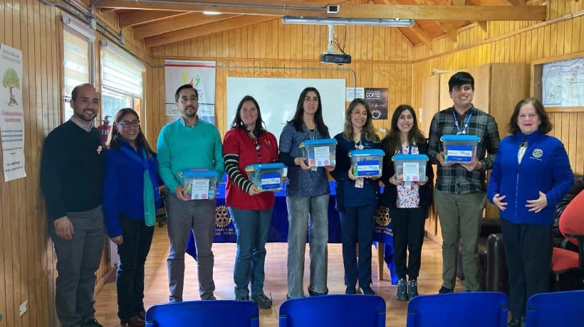 Ancud refuerza apoyo a niños con TEA con entrega de nuevas &quot;Cajitas de la calma&quot; en centros de salud