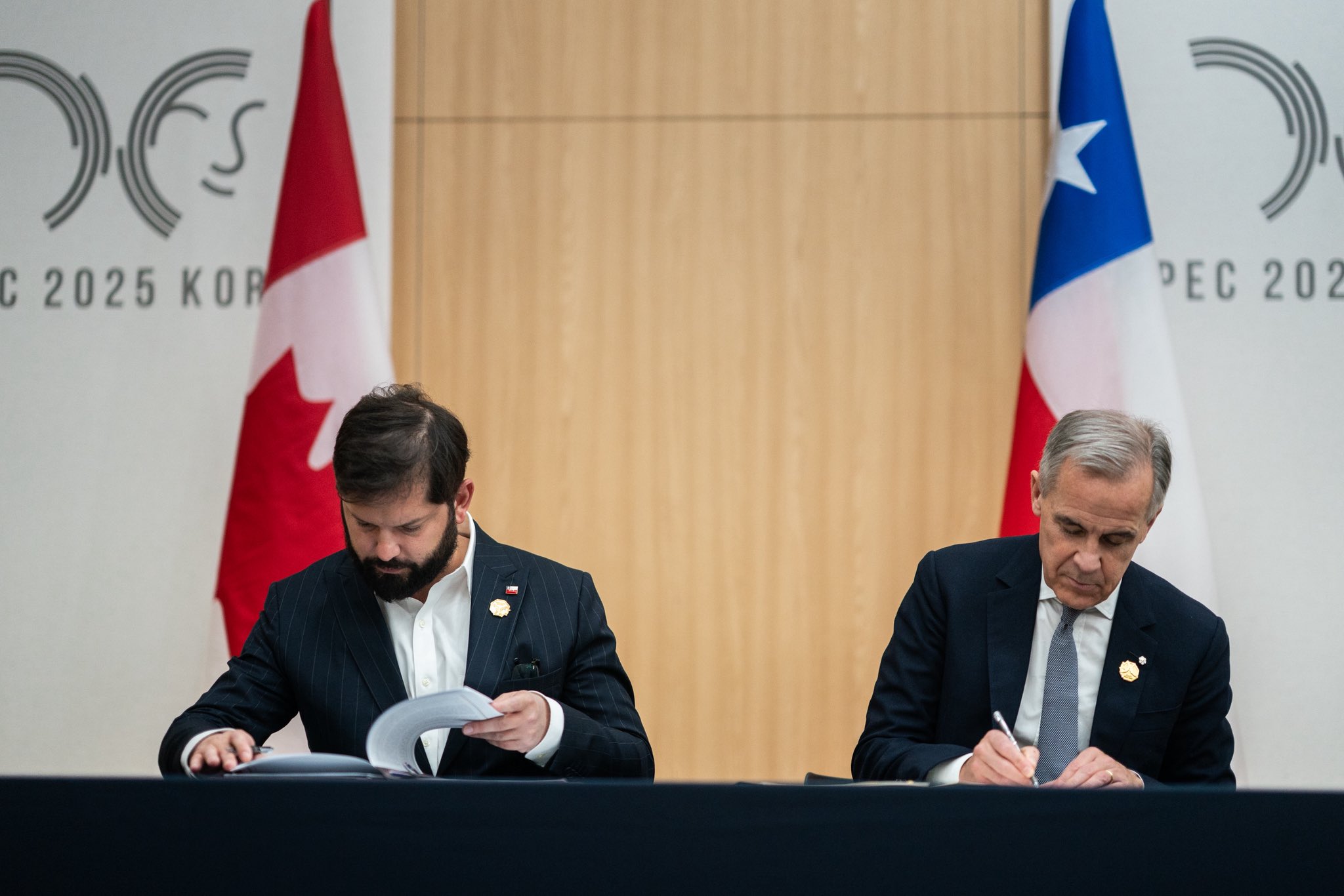 Chile y Canadá firman una modernización de su asociación estratégica en la cumbre APEC