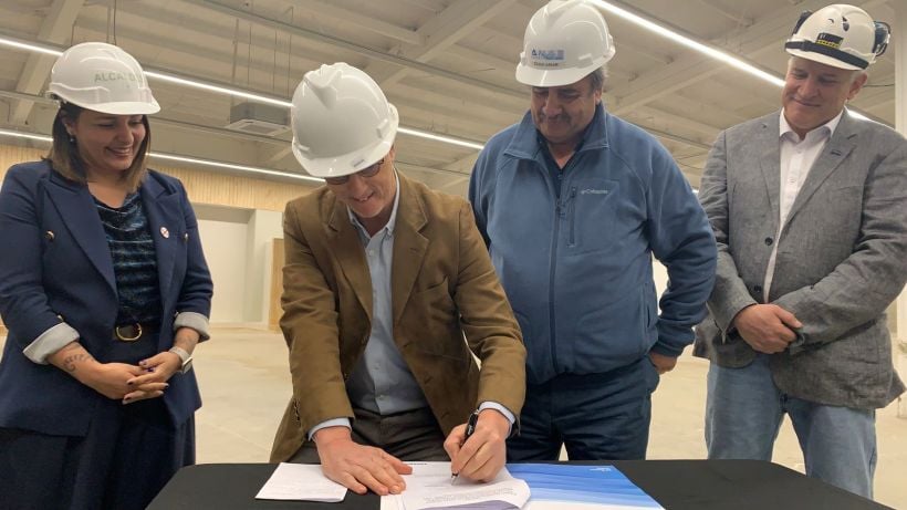 Aguas Décima y Grupo Amar oficializan ampliación de territorio para posibilitar megaproyecto comercial en borde río en Valdivia Aguas Décima y Grupo Amar oficializan ampliación de territorio para posibilitar megaproyecto comercial en borde río en Valdivia