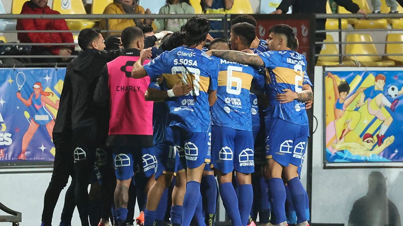 Everton juega partido clave para salvarse y confía en el regreso del técnico Javier Torrente