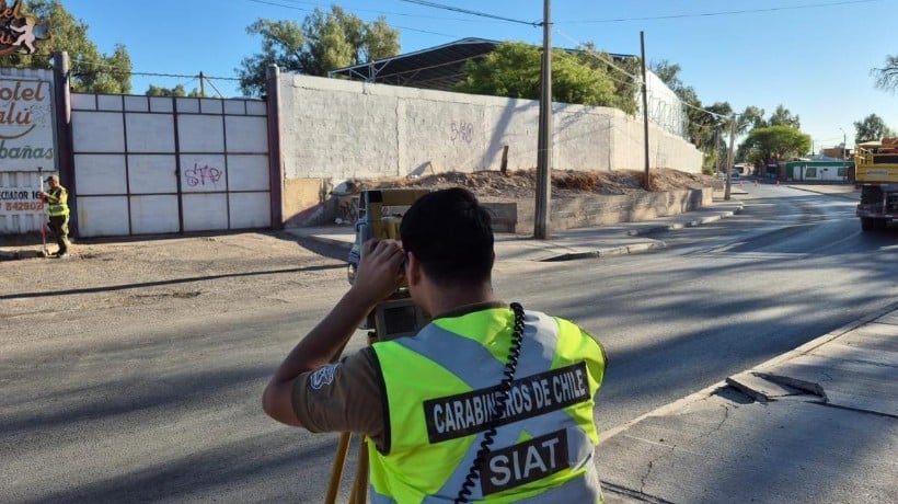 Fallece motociclista tras colisión con camión en Calama