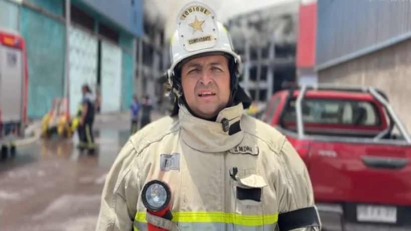 Comandante de Bomberos de Iquique: “No hay ningún peligro de propagación en los galpones”