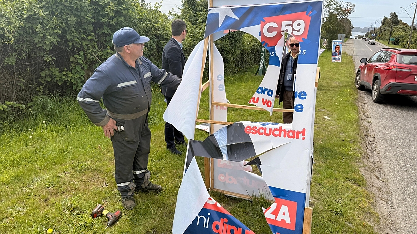 Retiraron 24 carteles de propaganda electoral en Frutillar instalados fuera de norma
