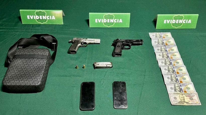 Sorprenden a jóvenes que circulaban en vehículo con armas y municiones en Iquique