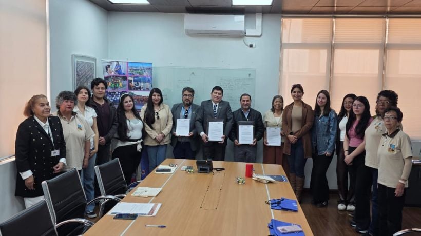 Municipalidad de Alto Hospicio firma convenio con UNAP para traducir historia de Huantajaya
