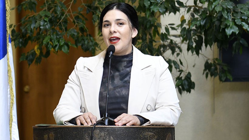 Diputada Cariola (PC) critica dichos de Kaiser sobre indultar a Krassnoff: “Es una bestia”