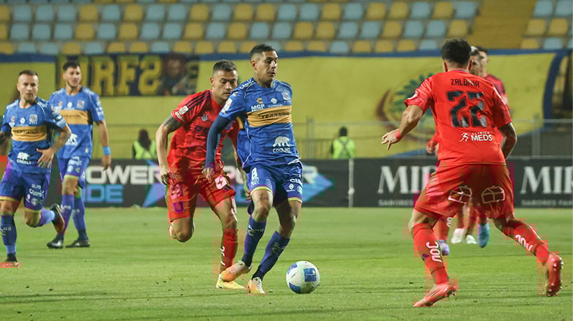 Everton visita a la &quot;U&quot; con  la urgencia de sumar para escapar de la zona roja