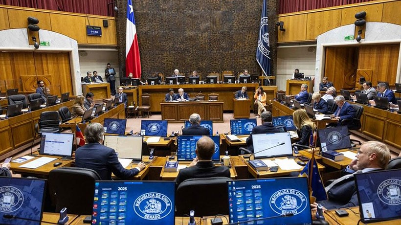 Senado aprueba restablecer el feriado bancario del 31 de diciembre y pasa a la Cámara