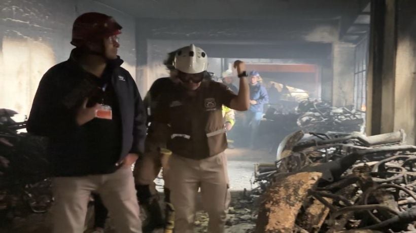 Fiscalía de Iquique instruye diligencias por incendio en galpones de Zofri