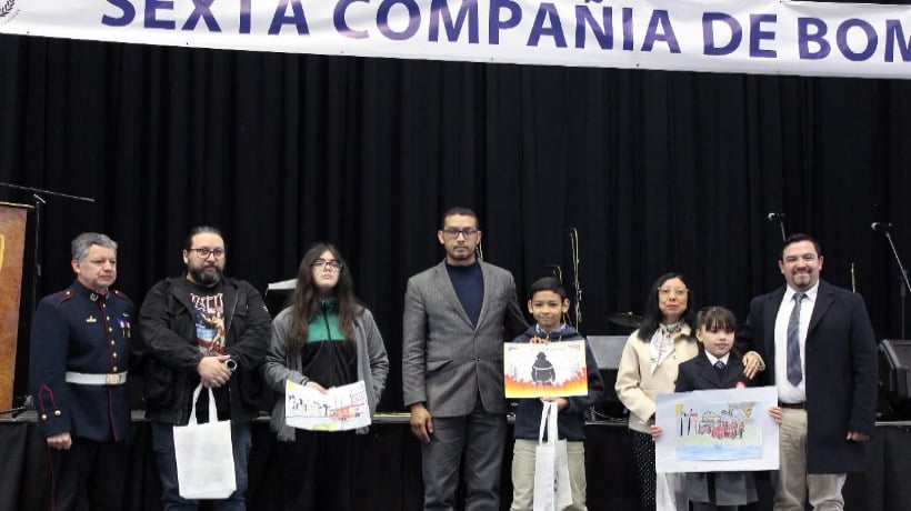 Estudiantes celebraron los 100 años de la Sexta Compañía de Bomberos en Puerto Montt con concurso de pintura