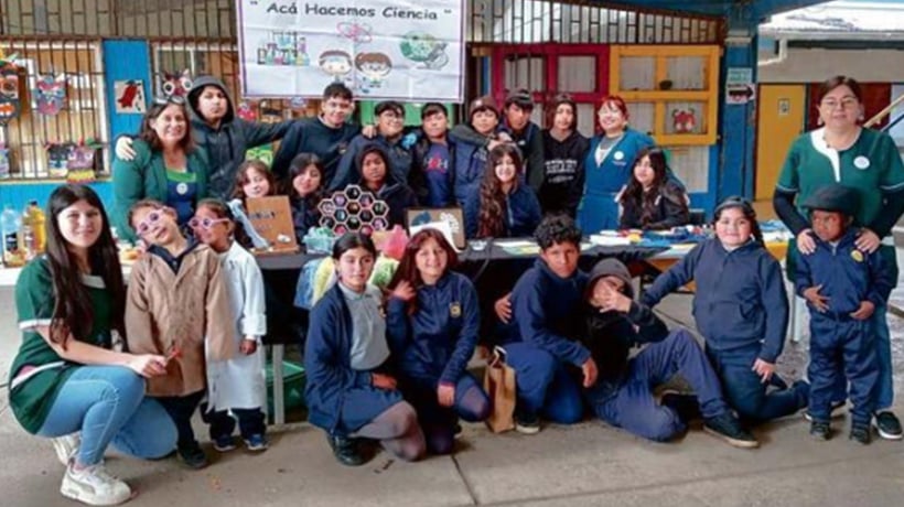 Villa Las Dunas deslumbran en feria científica