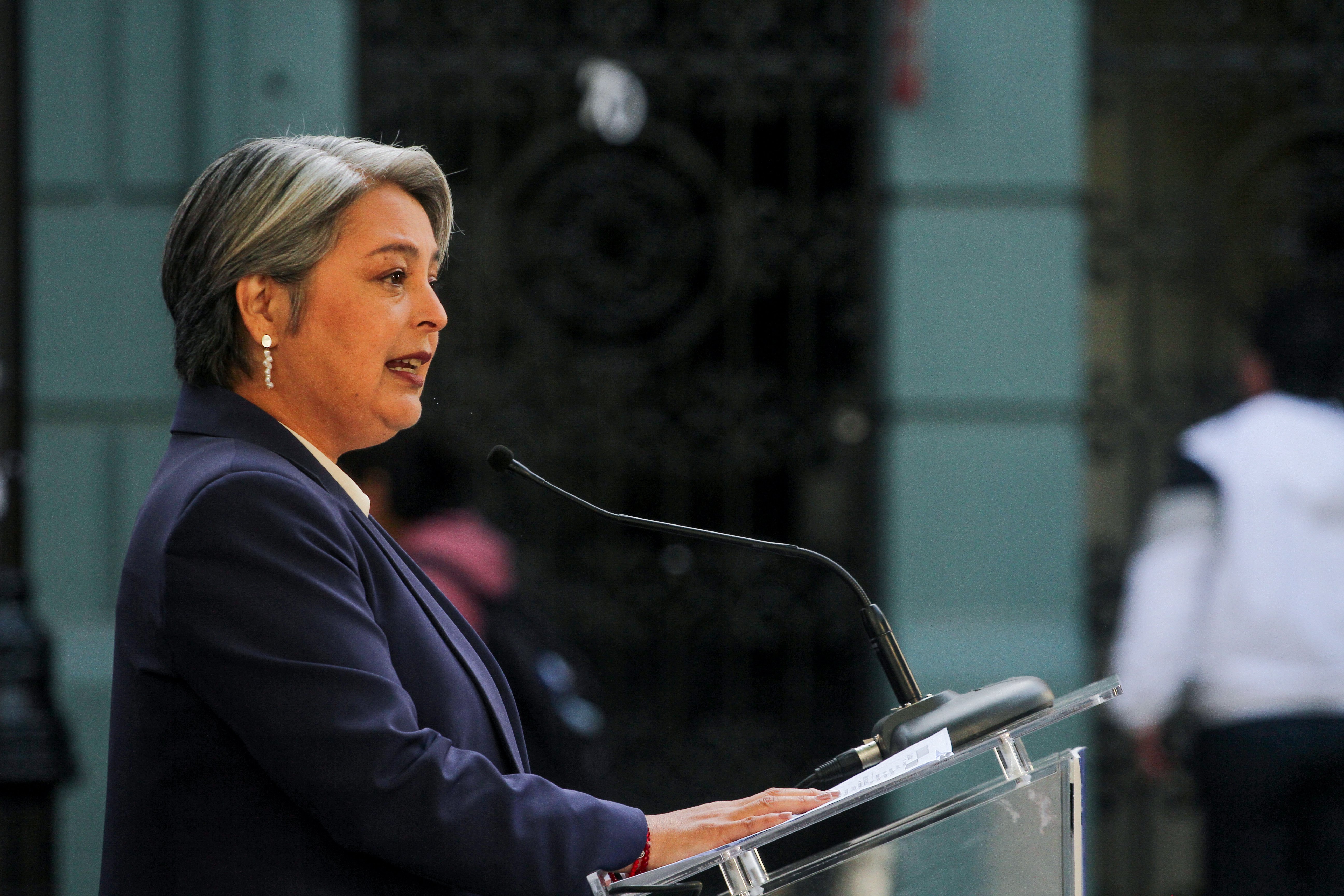 Jara por Kast y uso de vidrio blindado en acto de campaña: &quot;Yo no le tengo miedo a los chilenos&quot;