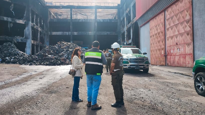 Inician los peritajes para determinar origen del incendio en galpones de Zofri en Iquique