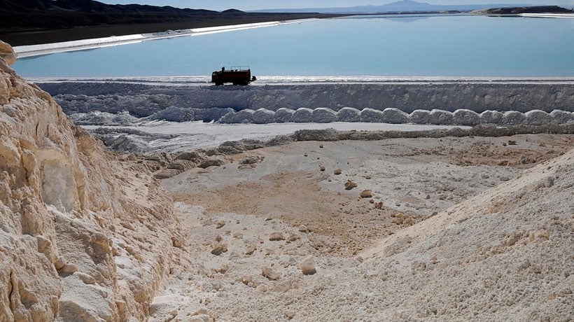 Codelco y SQM recibieron la luz verde del regulador chino por el acuerdo para la explotación del litio