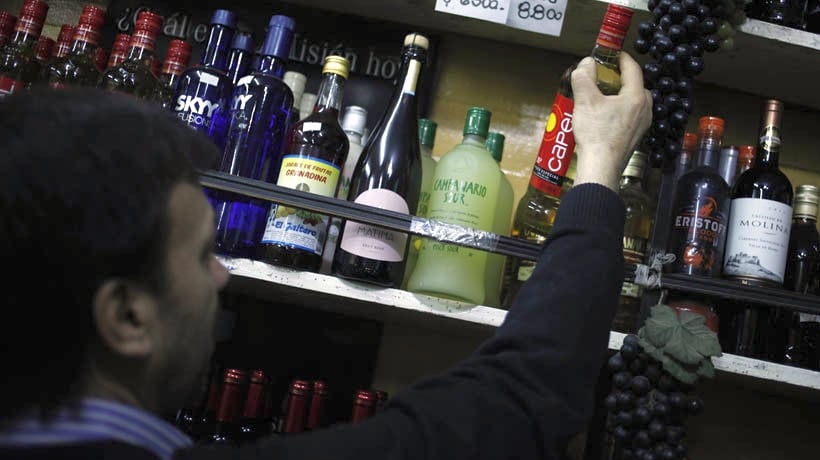 Un 63% de los jóvenes que beben alcohol en la Región de Los Lagos declaró haberse embriagado