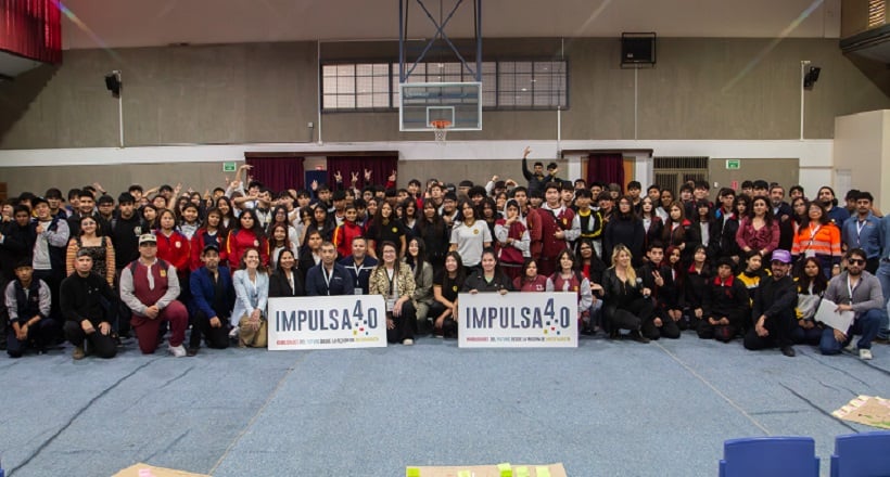 Nuevos talentos en minería: 180 estudiantes y docentes de Antofagasta participaron en el Bootcamp “Gira de Estudios