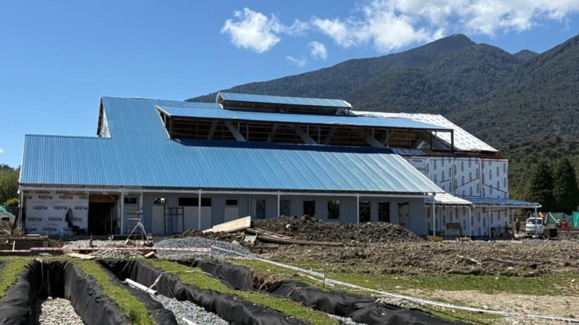 Aumentarán presupuesto para el gimnasio municipal de El Manzano en Hualaihué