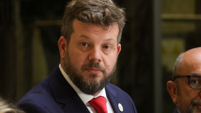 Kaiser propone plebiscito para decidir continuidad de pagos a exonerados políticos