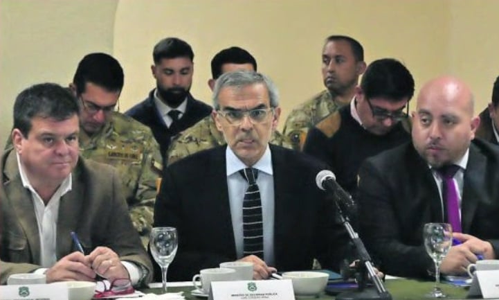 Ministro de Seguridad anuncia en Temuco aumento del despliegue militar en La Araucanía